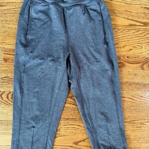 LuluLemon Cropped Leggings, Size 2‎